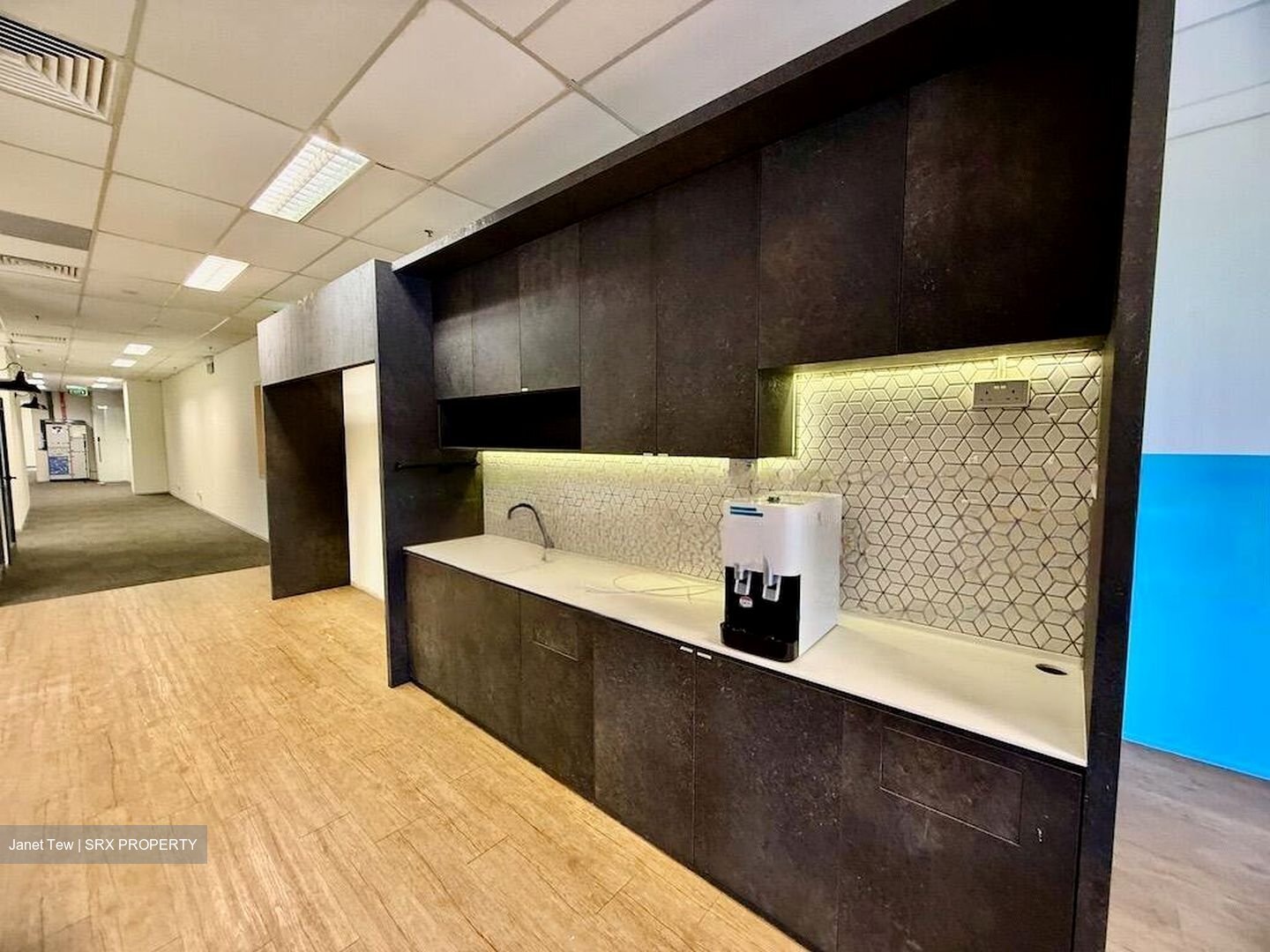 Dapenso Building (D1), Office #457512611